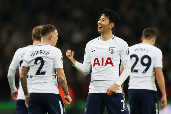  热刺锋线集体爆发，孙兴慜戴帽助球队大胜